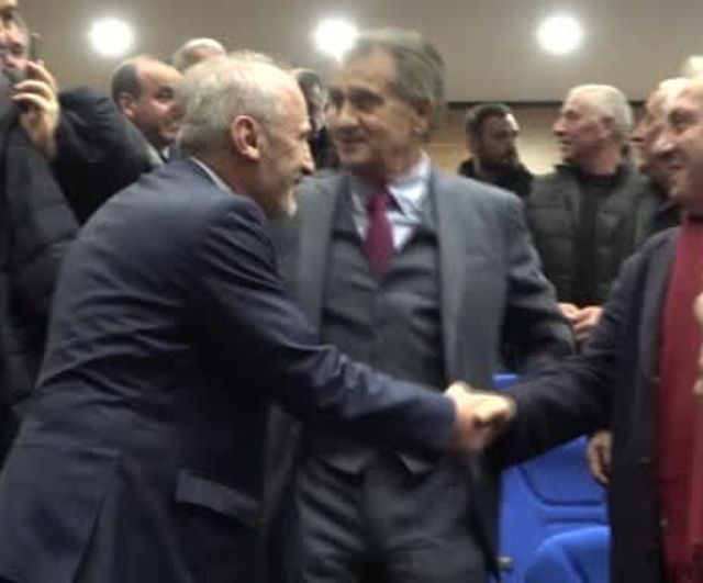 Şenol Güneş: Yurtdışından gelen iki teklifi kabul etmedim