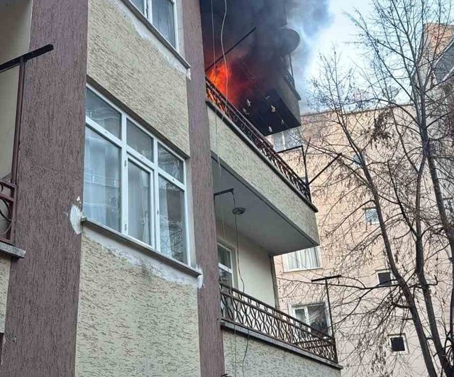 Sinop'un Boyabat ilçesinde apartman yangını: 24 daireli bina tahliye edildi