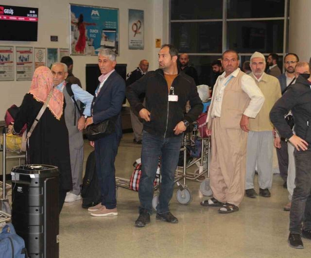 Şırnak'tan Suudi Arabistan'a ilk direkt sefer: 220 Umre yolcusu memleketine döndü