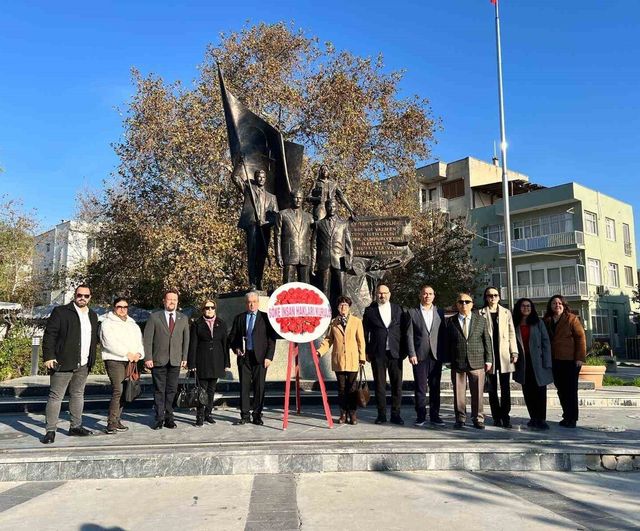 Söke'de 10 Aralık İnsan Hakları Günü: Kurul Anıta Çelenk Sundı, Yıl İçindeki Çalışmalar Paylaşıldı