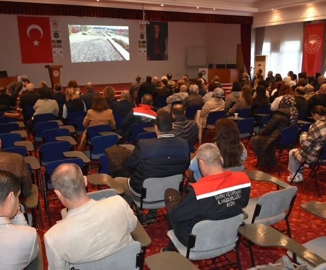 Söke'de Organik Pamuk Yetiştiriciliği Değerlendirme Toplantısı Yapıldı