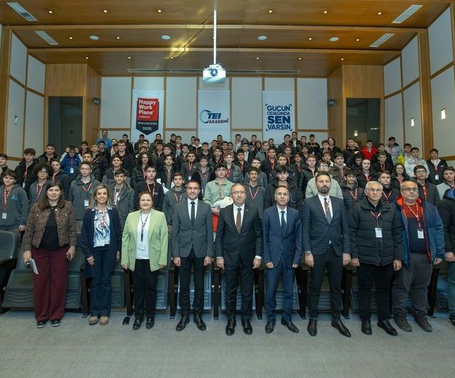 TEI, Tutum, Yatırım ve Türk Malları Haftası'nda Eskişehirli öğrencilerle millî havacılık motorlarını tanıttı