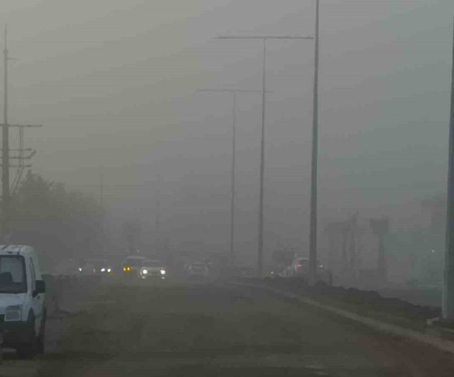 Tekirdağ’da Sis Görüş Mesafesini 40 Metreye Düşürdü, Trafikte Aksamalar Yaşandı