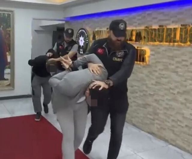 Torbalı'da miras cinayeti: Ailesini öldürüp intihar süsü veren şüpheli tutuklandı