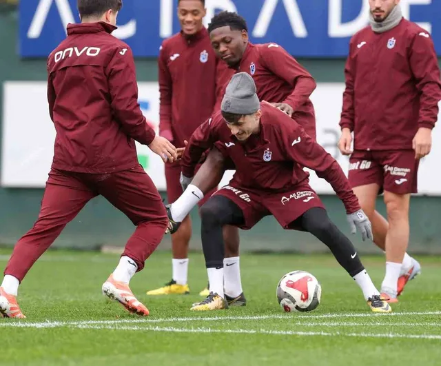 Trabzonspor'da Savic takımla çalıştı, Beşiktaş maçı hazırlıkları sürüyor