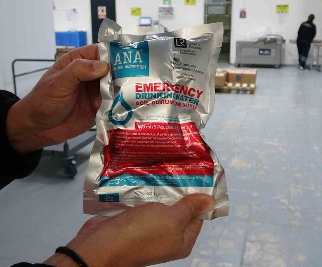 Türkiye'nin tek yerli acil durum gıdası ve suyu Trabzon'da deprem çantalarına giriyor