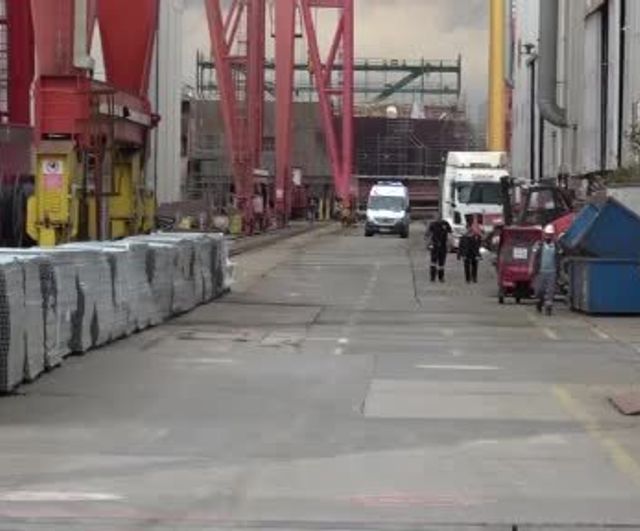 Tuzla'da tersanede iskele çökmesi: 2 işçi yaralandı