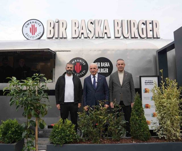 Ümraniye Santral’de ‘Bir Başka Burger’ açıldı — Gençlere ekonomik menü ve öğrenci kolaylığı