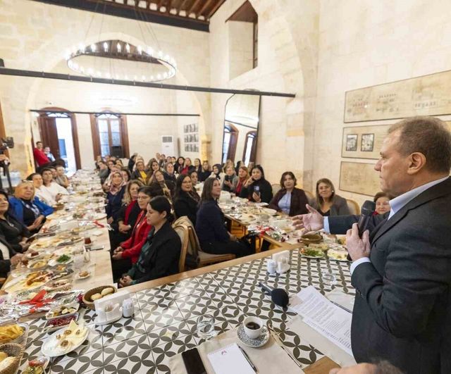 Vahap Seçer: 'Mersin’i çok daha muhteşem bir kent haline getireceğiz' — Kadın muhtarlarla buluştu