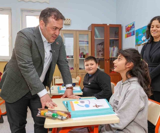 Vali Faik Oktay Sözer, özel öğrencileri ziyaret ederek eğitim desteğini vurguladı