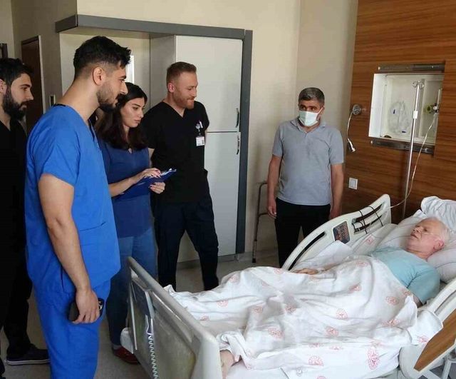 Van'da Tip 1 Aort Diseksiyonu: 8 Saatlik Operasyonla Hasta Kurtarıldı