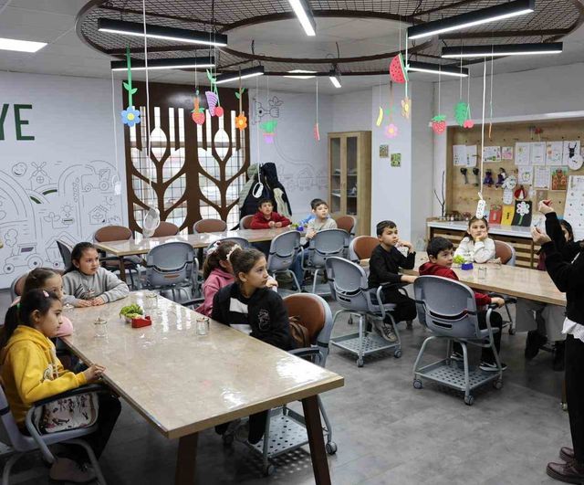 Vezirköprü Bilim Merkezi'nde Deney Odaklı Eğitim ve Atölye Çalışmaları Sürüyor