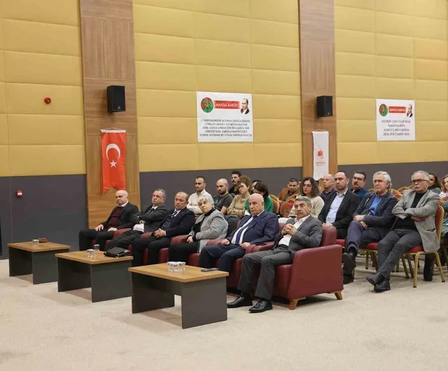 Yunusemre Belediyesi Felsefe Günleri'nde 'Yapay Zeka' Söyleşisi: Akademisyenler, STK'lar ve Vatandaşlar Bir Arada