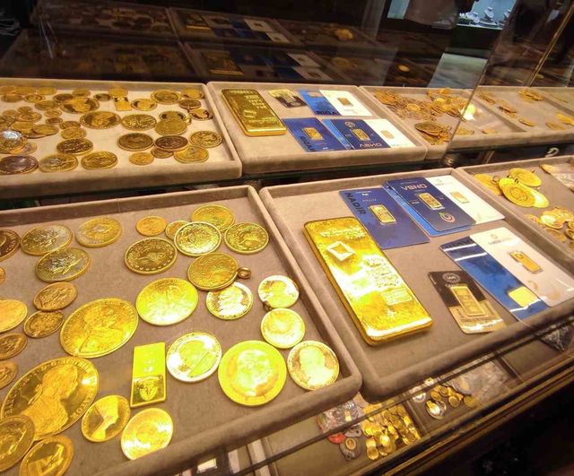 Altının onsu Fed kararı öncesi 5 bin 250 doları aşarak rekor kırdı