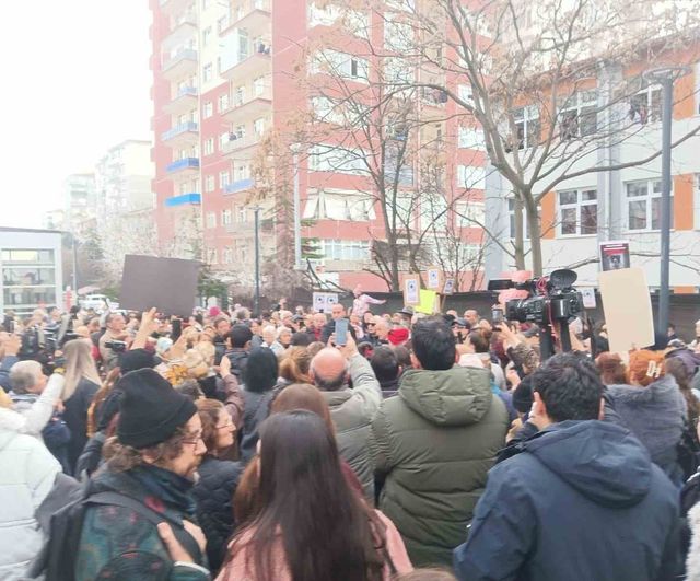 Ankara'da 'Matmazel' iddiası: Hayvanseverler ABB'ye tepki gösterdi