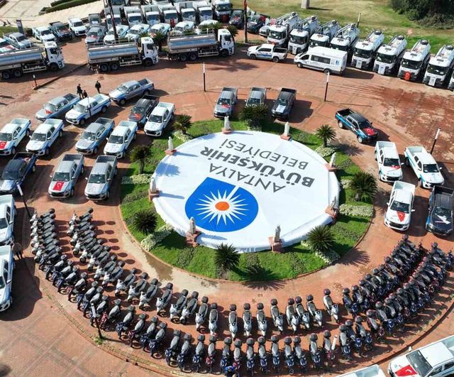 Antalya Büyükşehir Belediyesi 256 Yeni Araçla Filoyu Güçlendirdi