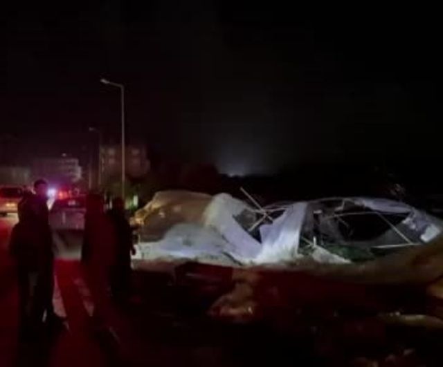 Antalya Finike'de Hortum Seraları ve Enerji Nakil Hatlarında Hasara Yol Açtı