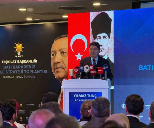 Bakan Tunç: 'AK Parti seçimlerin birinci partisidir' — Karabük'te Batı Karadeniz Strateji Toplantısı