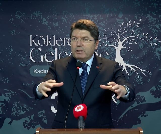 Bakan Yılmaz Tunç: Sanal tehlikelerden yavrularımızı korumak durumundayız