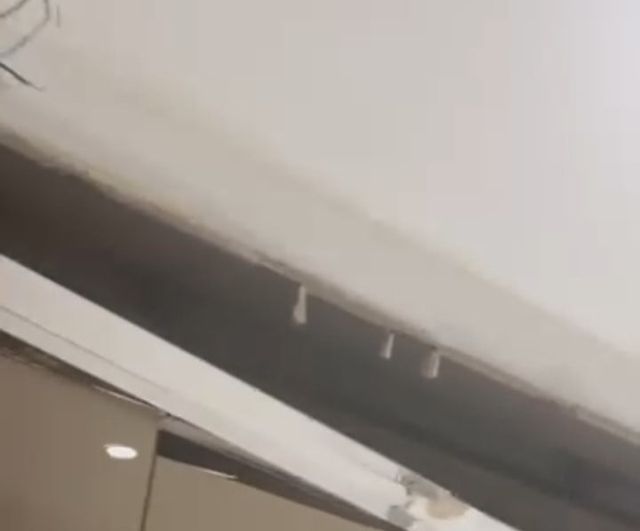 Bursa'da yeni tamamlanan binada mutfak tavanı çöktü — güvenlik kamerası kaydetti