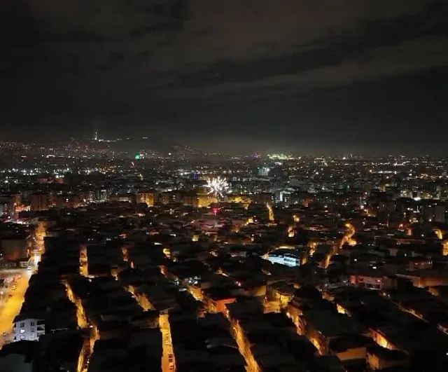 Bursa'da yeni yıl kutlamaları: havai fişekler ve dron görüntüleri