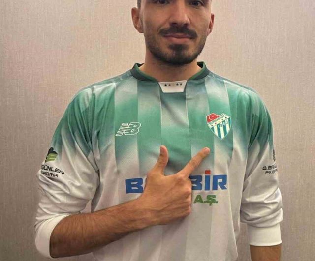 Bursaspor, İstanbulspor'dan Emir Kaan Gültekin'i resmen kadrosuna kattı