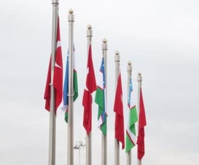 Cumhurbaşkanı Erdoğan, Özbekistan Cumhurbaşkanı Mirziyoyev’i Havalimanında Karşıladı