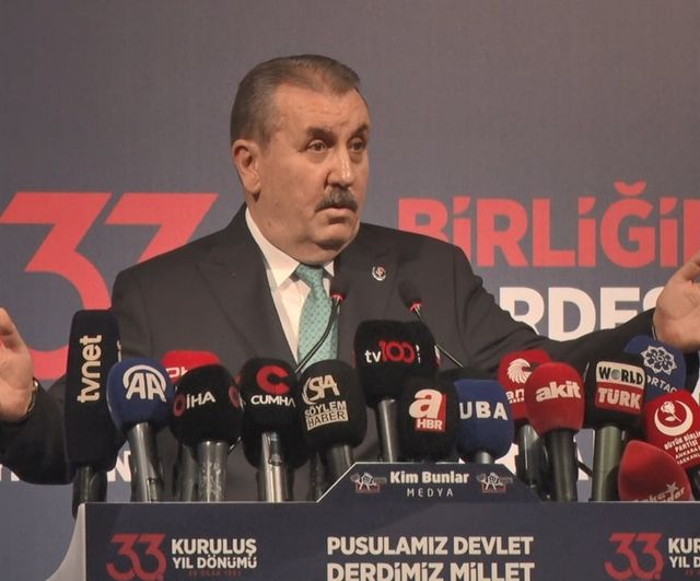 Destici: Saç örgüsü Bozkurt’un yelesidir, kimsenin oyuncağı olamaz