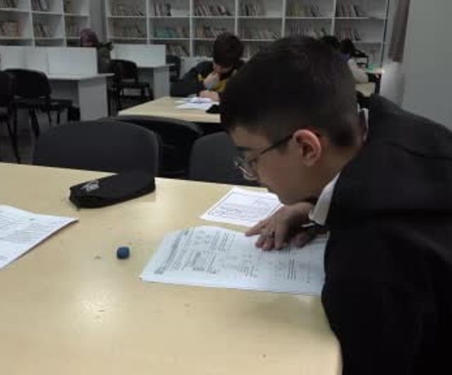 Diyarbakır'da gönüllü öğretmenler tatilde LGS'ye hazırlanan öğrencilere destek veriyor