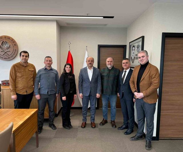 Doktoralı öğretmenler Eğitim-Bir-Sen'de buluştu: Akademik çalışmalarda yaşanan sorunlar ve çözüm talepleri