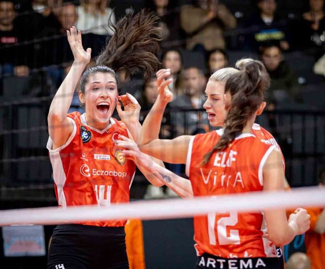 Eczacıbaşı Dynavit, CEV Zeren Group Şampiyonlar Ligi'nde Vero Volley Milano'yu 3-2 Yendi