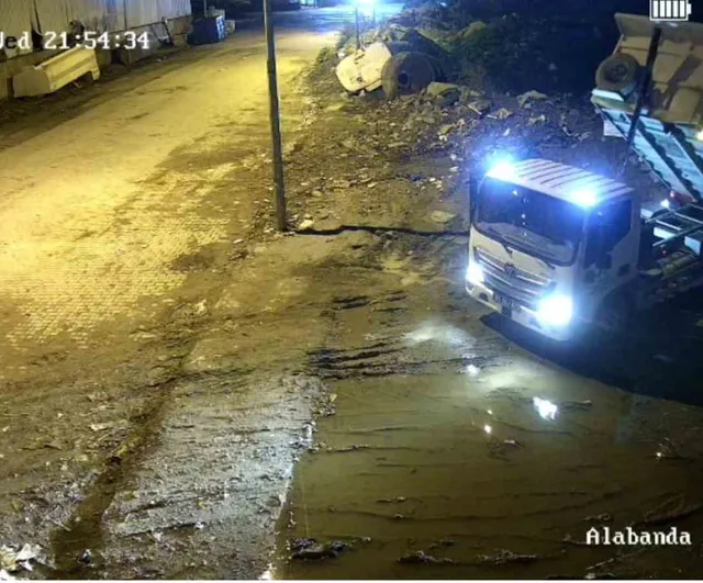 Efeler Belediyesi, Ata Mahallesi'nde moloz döken kamu kurumuna 127 bin 911 TL ceza uyguladı