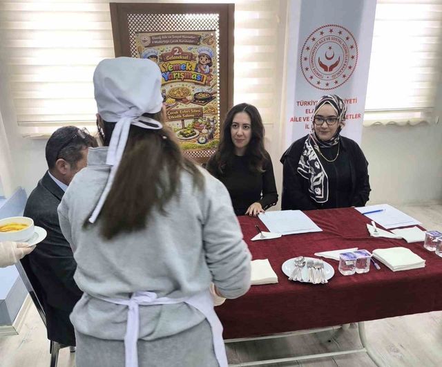 Elazığ'da bakım ve koruma altındaki kız çocuklarına yönelik yemek yarışmasının ikincisi düzenlendi