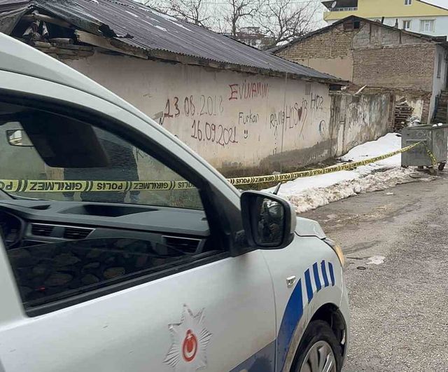 Elazığ Sürsürü Mahallesi'nde rastgele ateş açılması sonucu 1 kişi yaralandı