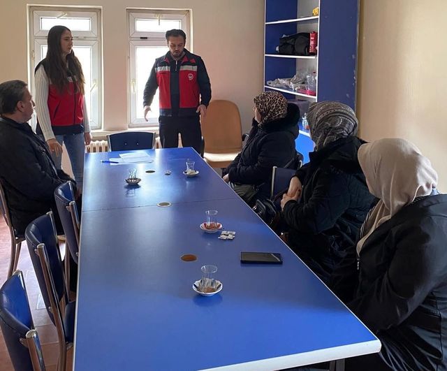 Emet'te okul personeline hijyen eğitimi: gıda güvenliği ve sanitasyon vurgusu