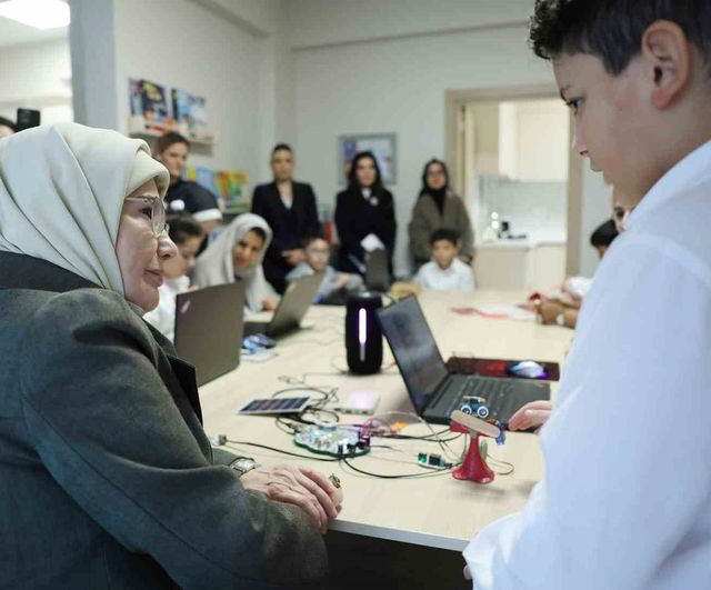 Emine Erdoğan: Gazze’de iki yılda yaklaşık 54 bin çocuk yetim kaldı — Şeyh Zayed Çocuk Evleri ek birimleri açıldı