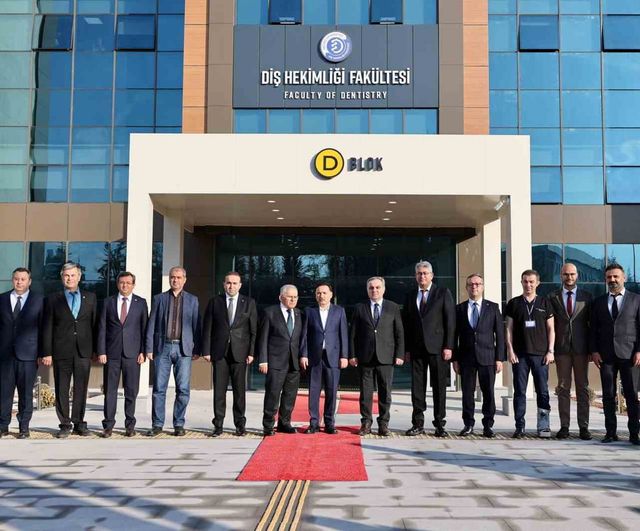 Erciyes Üniversitesi’nin yeni Diş Hastanesi hasta kabulüne başladı