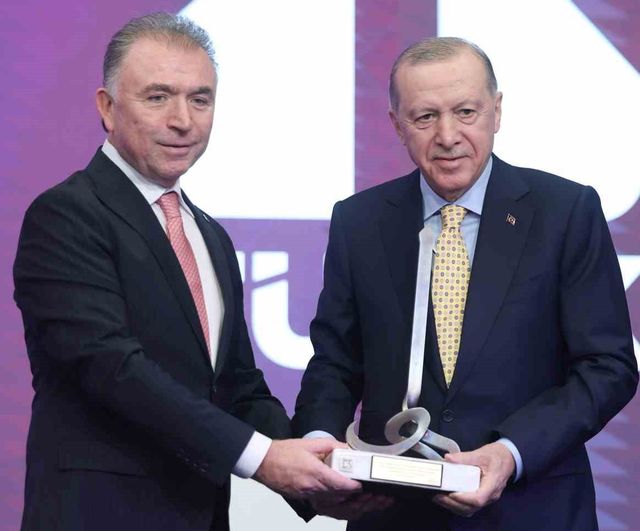 Erdoğan: Yeniden şekillenen dünya düzeninde Türkiye kutup başlarından biri olacak