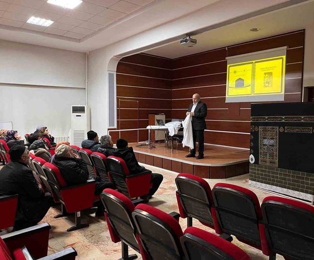 Erzincan İl Müftülüğü, 2026 Şubat Umre Adaylarına Bilgilendirme Semineri Düzenledi
