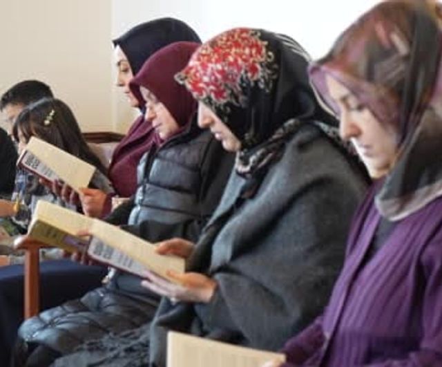 Erzurum'da ev hanımları kitap meclisi: Dil ve Edebiyat Konağı'nda haftalık okuma ve mütalaa