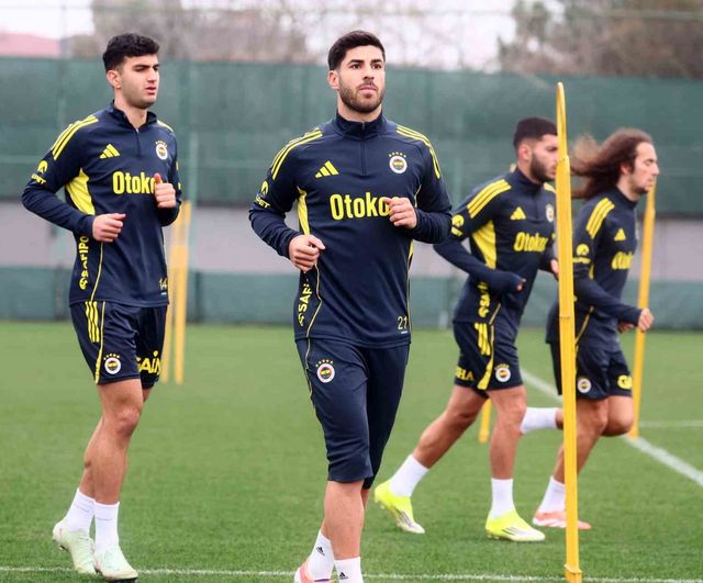 Fenerbahçe, Kocaelispor Maçı Hazırlıklarına Can Bartu Tesisleri'nde Başladı