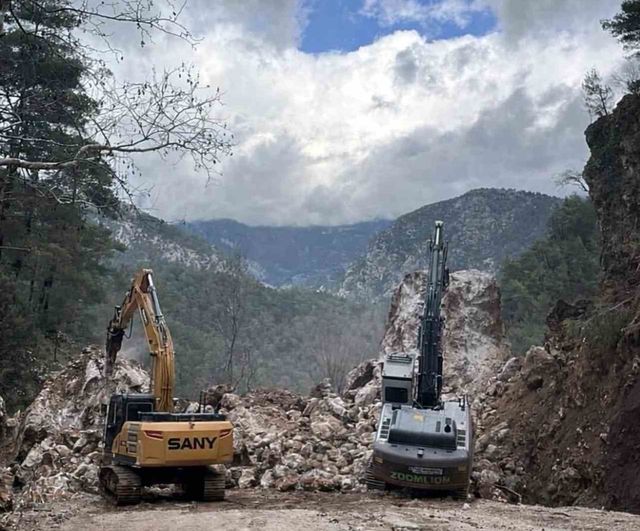 Fethiye'de heyelan isale hatlarına zarar verdi, mahallelere tankerle su sağlanıyor