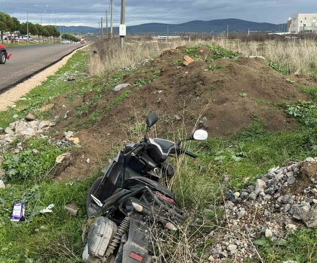 Gönen'de kamyonet ile motosiklet çarpıştı: Motosiklet sürücüsü yaralandı