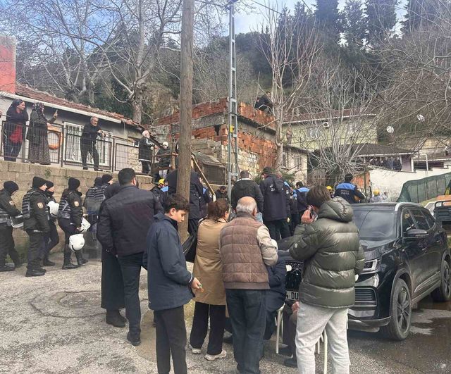 İBB Üsküdar’da Yapı Kayıt Belgeli Binada Yıkım: Ev Sahibi Yıkımın Usulsüz Olduğunu İddia Ediyor