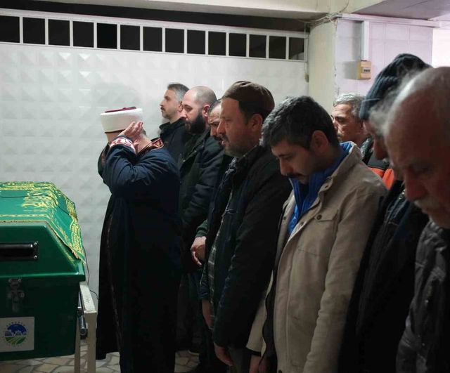 Kapitan Andreevo'daki kazada yaşamını yitiren tır sürücüsü Yılmaz Parlanık Sakarya'da defnedildi
