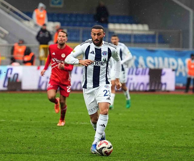 Kasımpaşa'da İrfan Can, Kerem Demirbay ve Cenk Tosun Antalyaspor Karşısında İlk Kez Forma Giydi