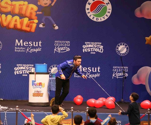 Kepez’te Sömestir Festivali Mimar Sinan Kongre Merkezi’nde açıldı