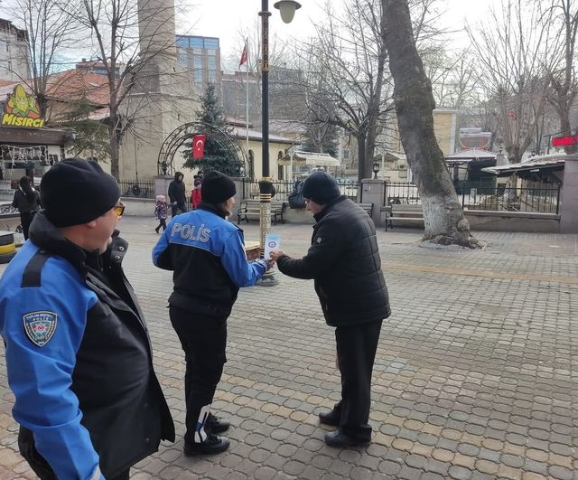 Kütahya'da semt pazarlarında dolandırıcılığa karşı bilgilendirme çalışması