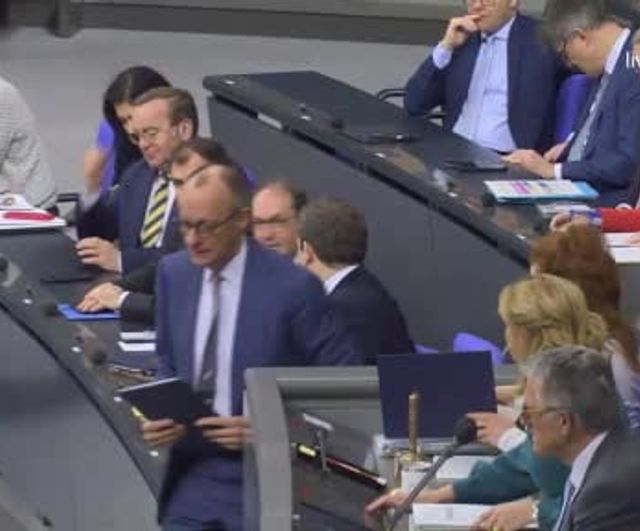 Merz’ten Trump’a tepki: Afganistan görevinin küçümsenmesine izin vermeyeceğiz