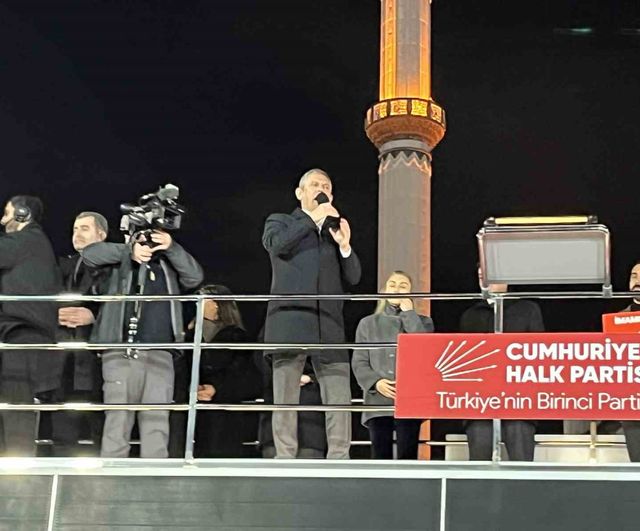 Özgür Özel Bağcılar'da: 'Millet İradesine Sahip Çıkıyor' mitinginde konuştu